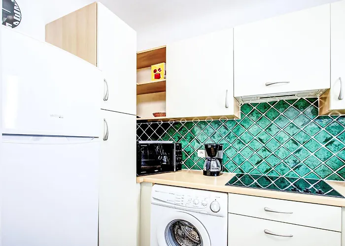 Le Regent-4 By Interhome Daire Caves