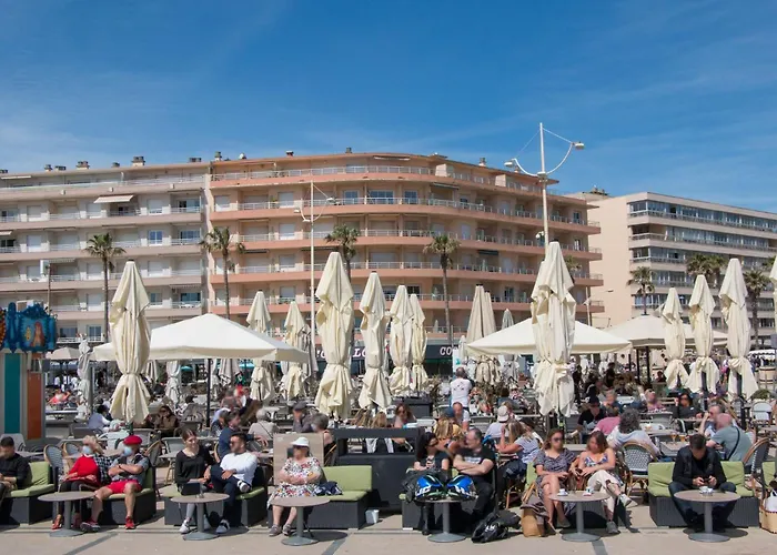 Le Regent-4 By Interhome Daire Caves